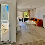 Panorama Sea View アパート Sarandë